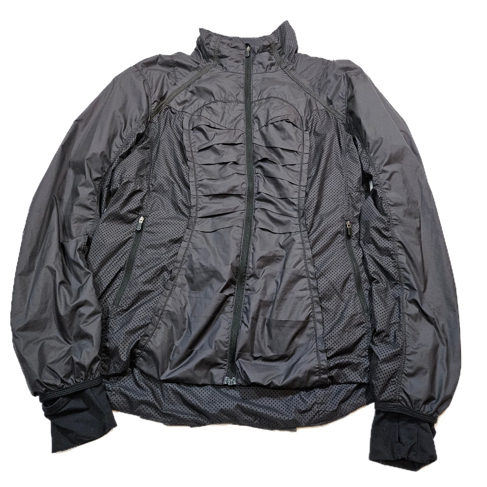 Lululemon Run: Essential Windbreaker Jacket *Glyde (Black) - Picture 4 of 11
